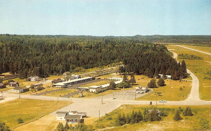 Tradewinds Motel - Old Postcard Photo